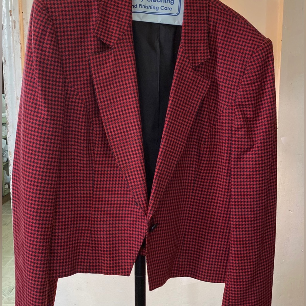 Brand Koret  Color Red